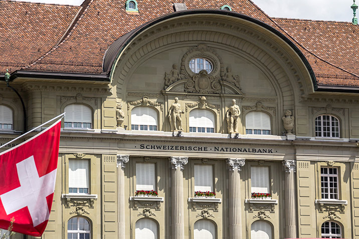 Informationen zu ausländischen Bankkonten: Übermittlung ist verfassungsgemäß